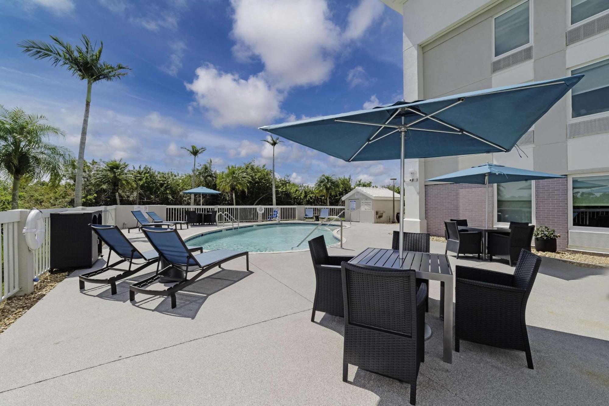 Hampton Inn Port Charlotte Ngoại thất bức ảnh