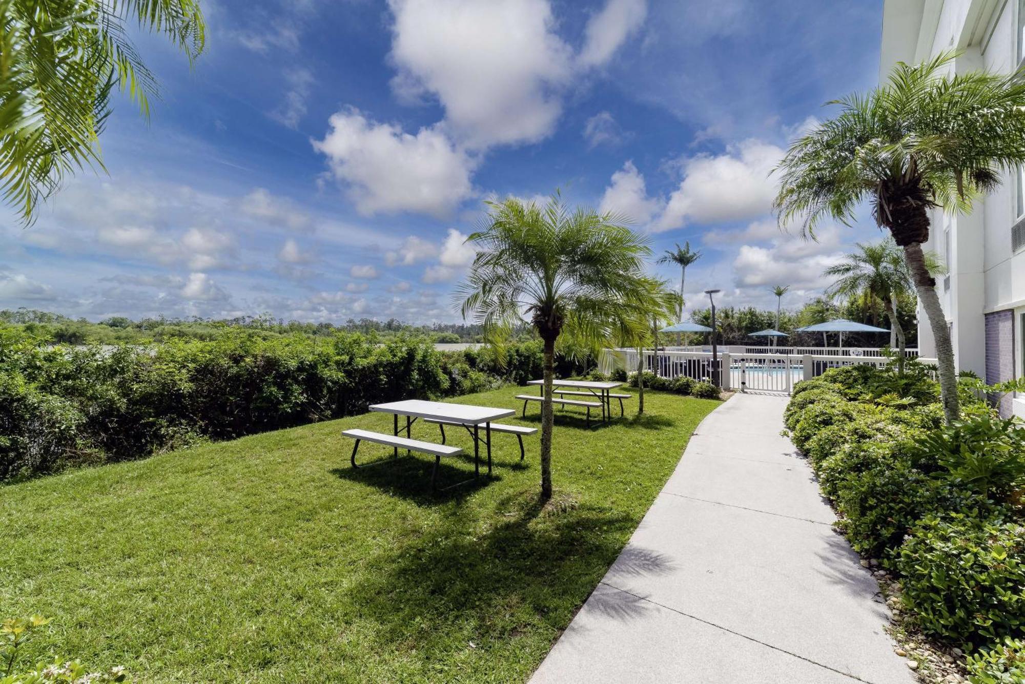 Hampton Inn Port Charlotte Ngoại thất bức ảnh